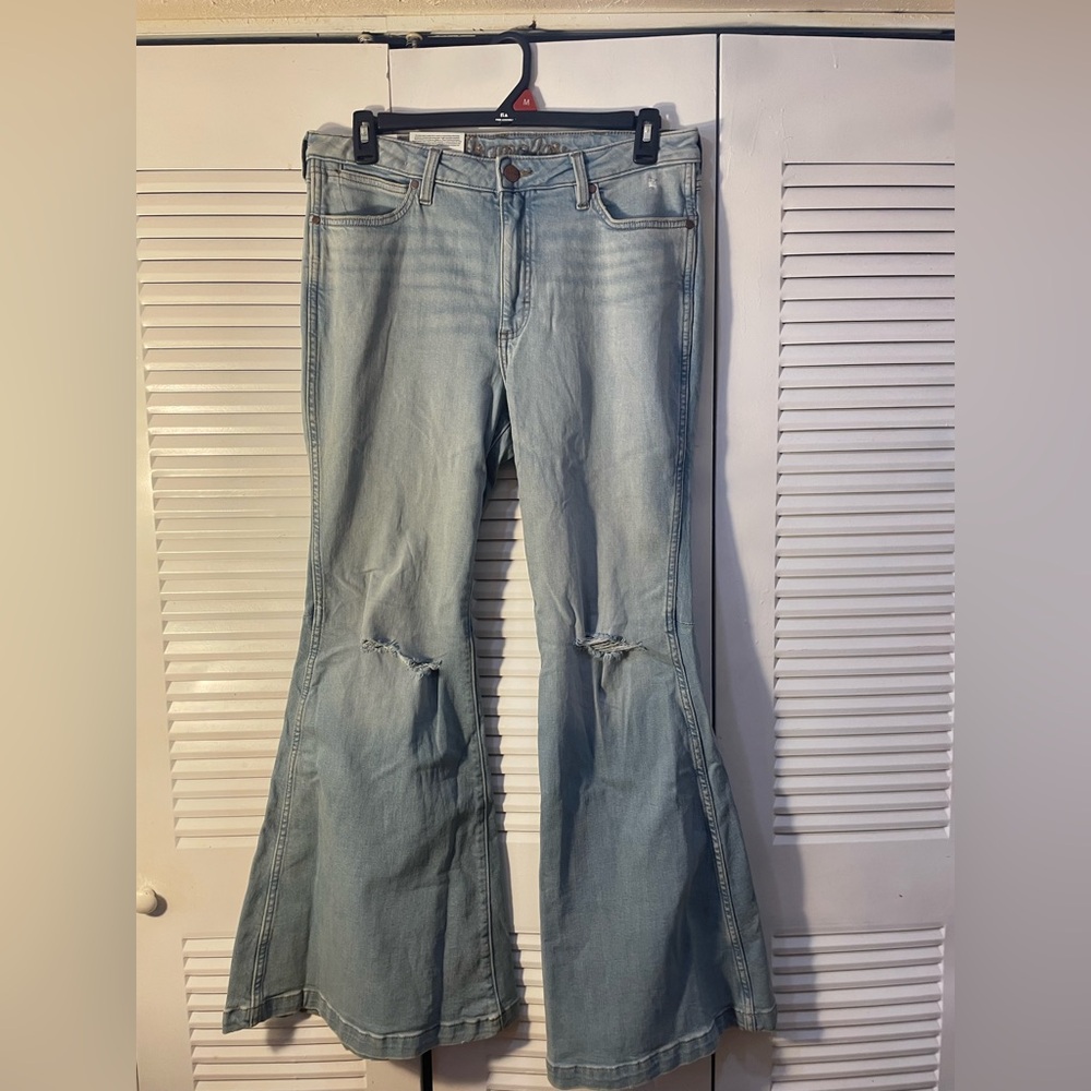 Wrangler Retro Women's Flared Blue Jeans NWOT